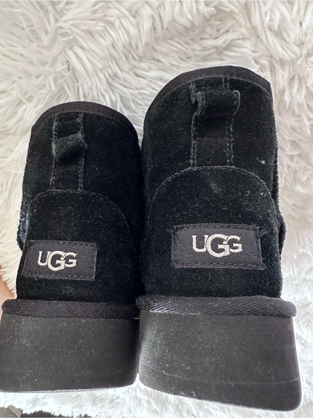 Used Girls Black UGG Kids Classic Short platform Boot size Y2